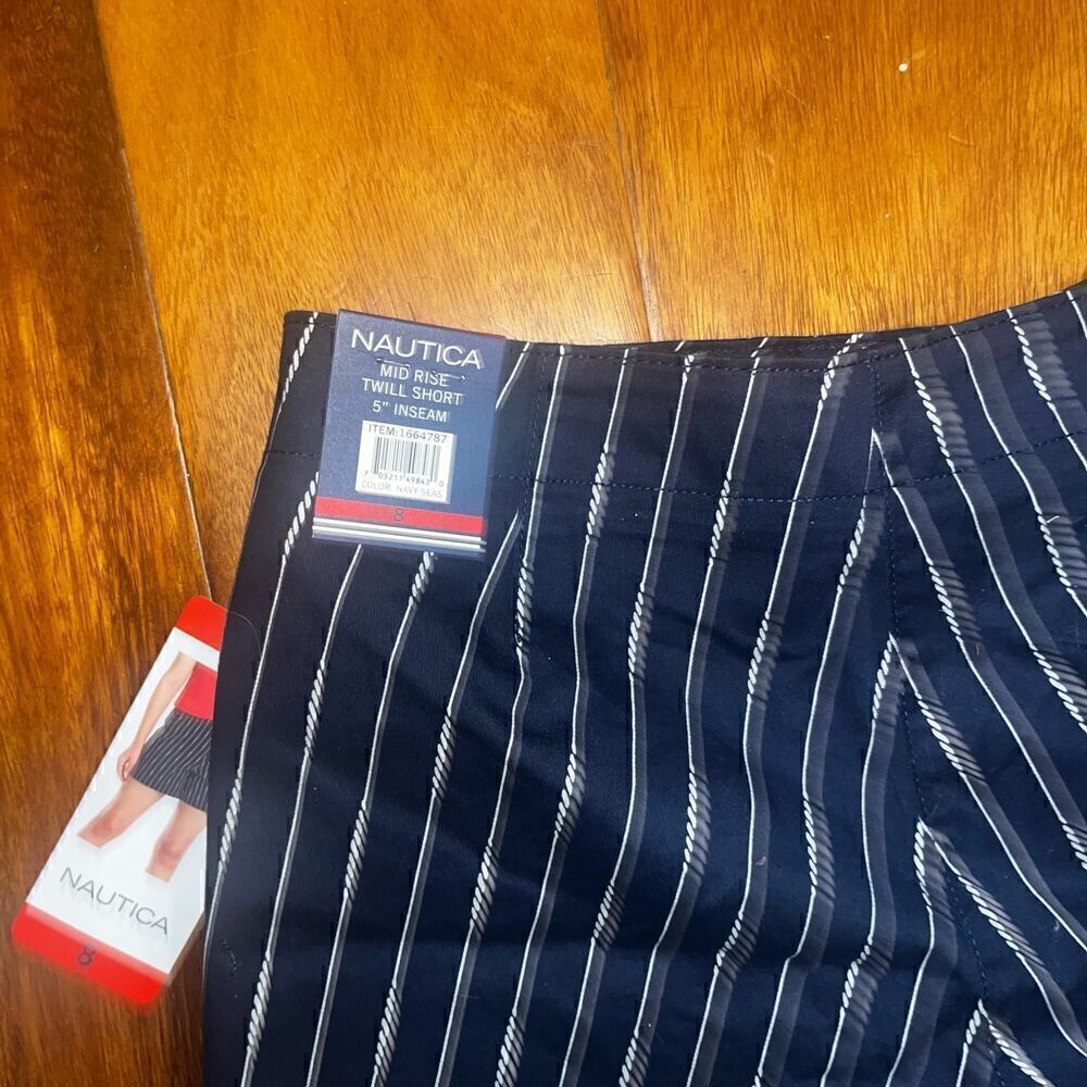 NWT Nautica Womens Navy and White Shorts Size 8​ - Picture 3 of 5